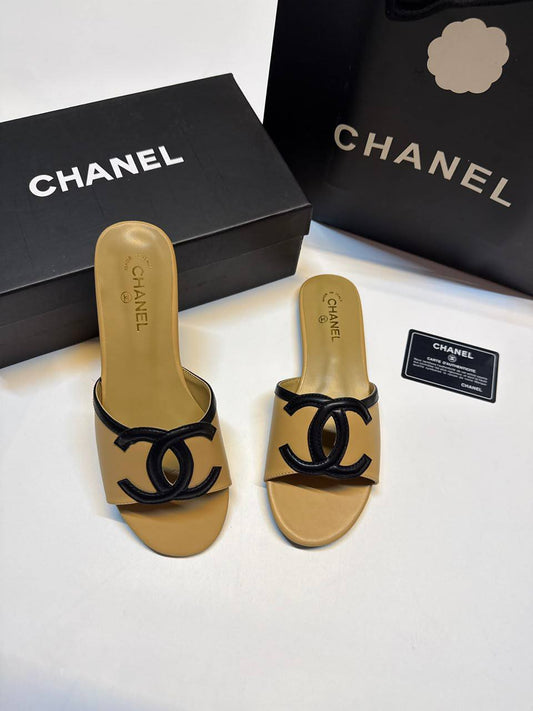 CHANEL SLIPPER
GOOD QUALITY
100 DHS✅
Size 36 TO 41

Zain40
♥️♥️♥️