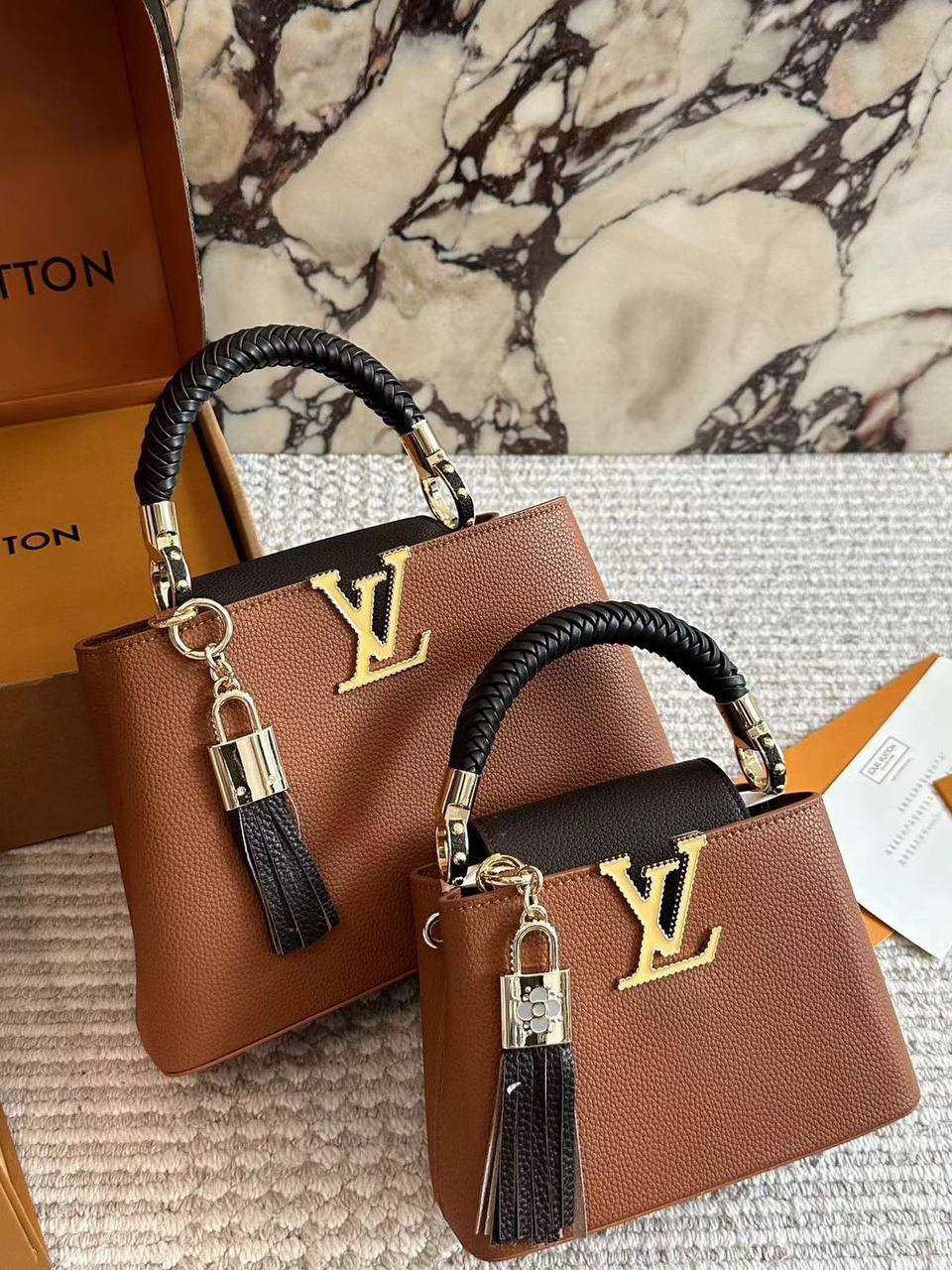 LV
22cm 140 dhs✅  
27CM 150 dhs✅  

Withbox
🎁🎁🎁

Zain143
♥️♥️♥️
