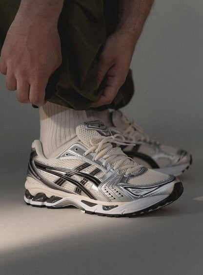 GEL-Kayano 14 "Metallic Plum" 
36-45 AVAILABLE🤩
240 dhs🇦🇪🇦🇪

Zain242
♥️♥️♥️
