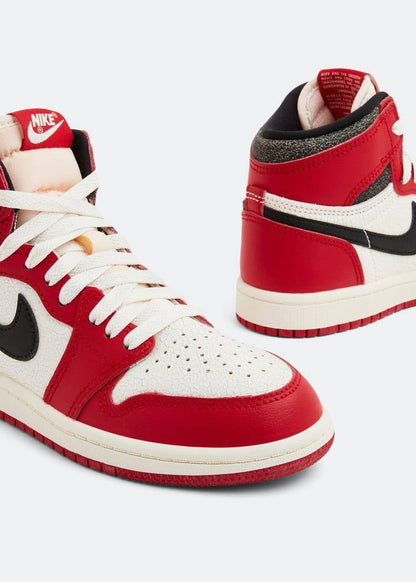 Nike Air Jordan 1 Retro High OG "Lost and Found" red, black, sail, 
NEW ARRIVALS 🤩
36-45 AVAILABLE 
250 dhs❣️

Zain242
♥️♥️♥️