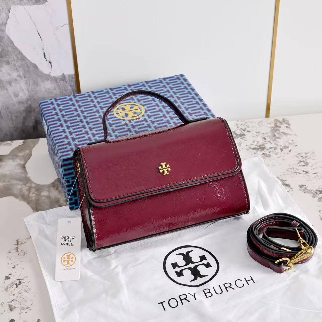 Tory Burch
95 dhs🇦🇪🇦🇪
with box 20cm

Zain26
♥️♥️♥️