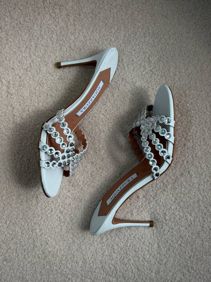 Aquazzura
𝑨𝑨𝑨 𝑸𝑼𝑨𝑳𝑰𝑻𝒀
𝑺𝑰𝒁𝑬 {36 𝒕𝒐 42}
𝑯𝑬𝑬𝑳 8.5 𝑪𝑴
490 dhs🇦🇪

Zain81
♥️♥️♥️