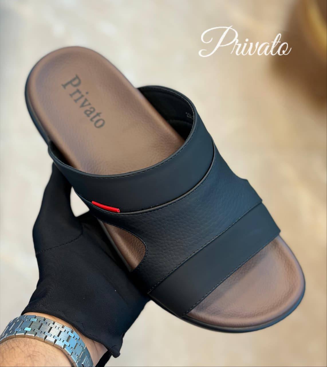 Privato slippers for men soft quality  with box and paper bag size available (40to46) 6to12) 
170 dhs🗽

Zain59
♥️♥️♥️