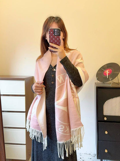 Scarf for winter 
180*68 cm
45 dhs🪙💕

Zain17
♥️♥️♥️