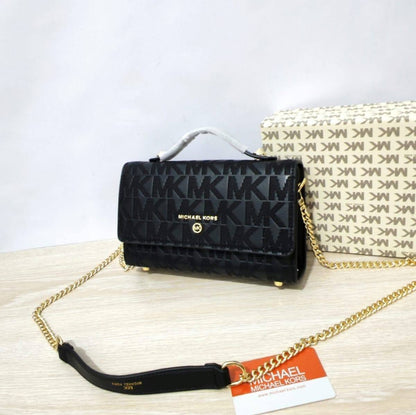 Fendi - Prada - CH - YSL - MK
100 dhs🇦🇪🇦🇪
with box
size 22cm

Zain26
♥️♥️♥️