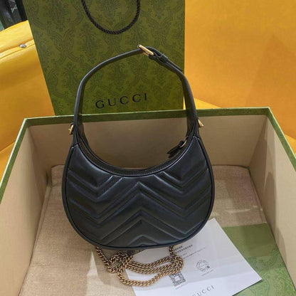 Gucci
Marmount Kelly Sling On Hand  Brand: Gucci Leather: Lamb

1000 dhs🇦🇪

Zain71
♥️🇦🇪🇦🇪