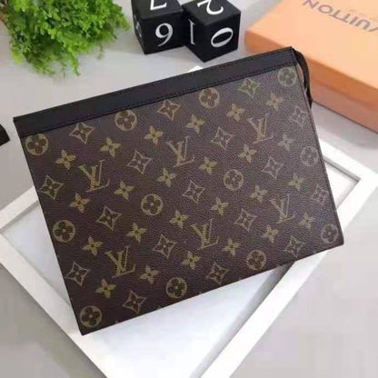 Lv  
Gucci

clutch bag

With box 
80 dhs🇦🇪🇦🇪

Zain50
♥️♥️♥️
