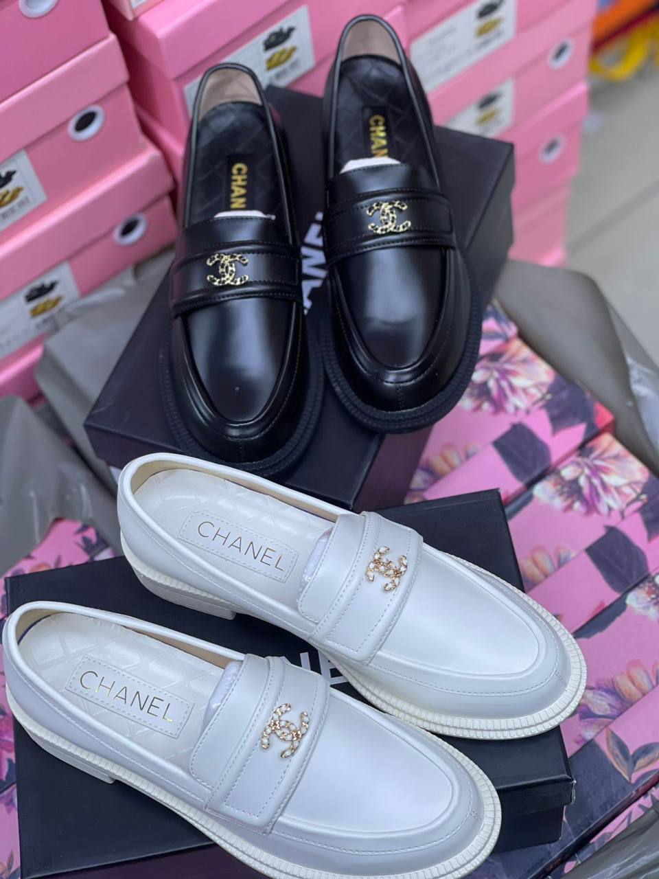 Chanel
Size 36 to 41
130 dhs✅

Zain175
♥️♥️♥️