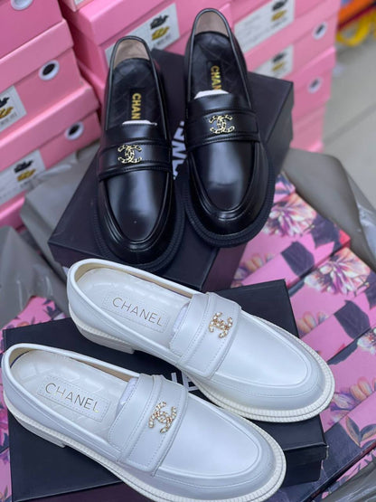Chanel
Size 36 to 41
130 dhs✅

Zain175
♥️♥️♥️