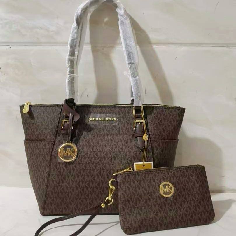 MK

100dhs🇦🇪

 high quality  

42cm

Zain26
♥️♥️♥️