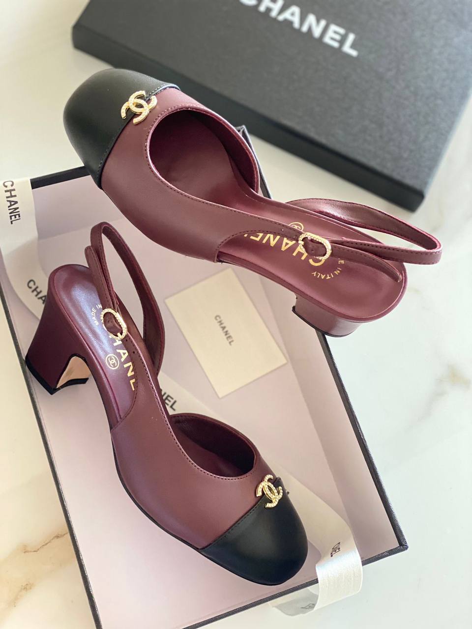 Chanel 
AAA master quality 
Size 36……….41 
480 dhs💓

Zain180
♥️♥️♥️