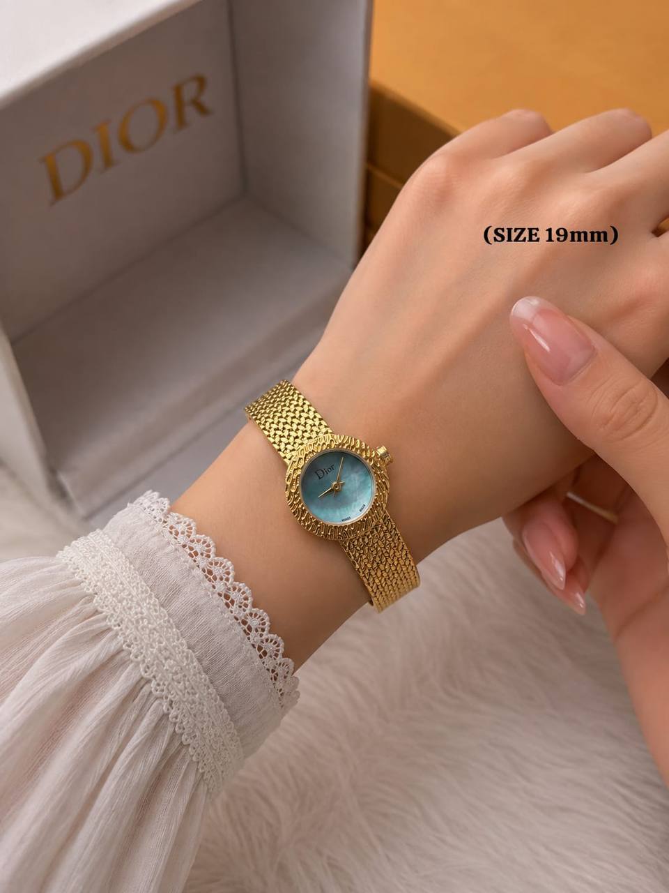 Dior 
watch for ladies 

good quality 

220DHS🇦🇪
 (size 19mm)

Zain59
♥️♥️♥️