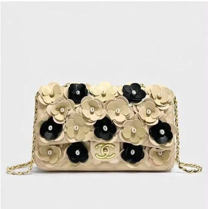 CHANEL
 COPY ONE 
WITH BOX 
140 dhs✅

Zain295
♥️♥️♥️
