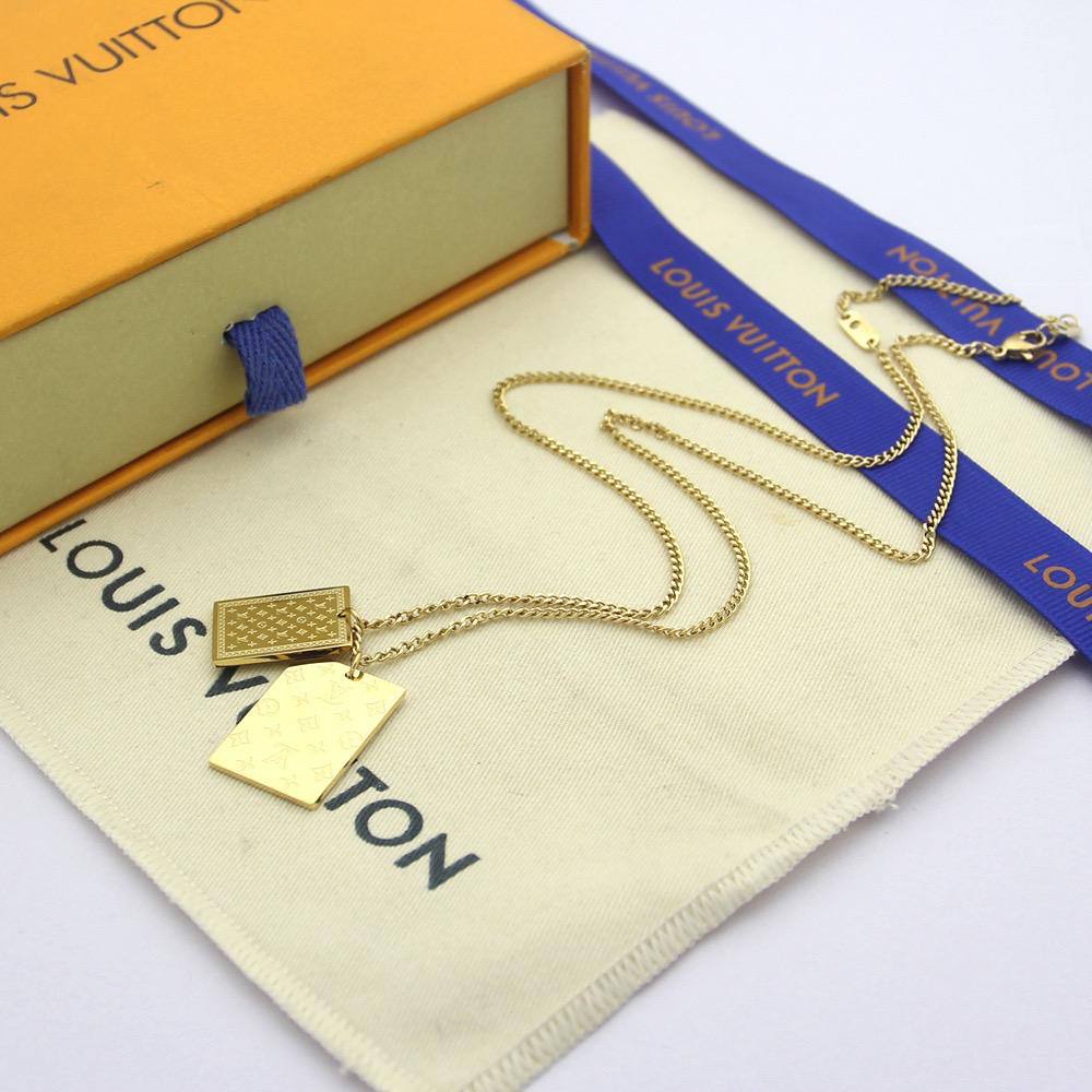 LV NECKLACE
MASTER✨💫
50 DHS✅
WITH BOX AND PAPER BAG 🎁🛍️

Zain89
♥️♥️♥️