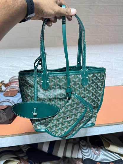 Goyard 
65 dhs✅

Zain232
♥️♥️♥️