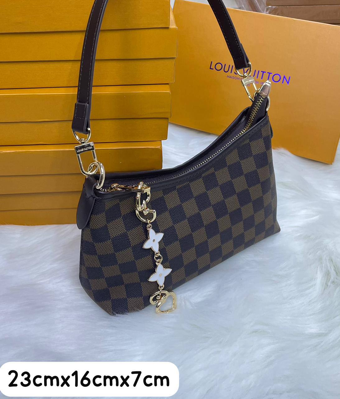 LV
with box
🎁🎁🎁

90 dhs✅

Zain72
♥️♥️♥️