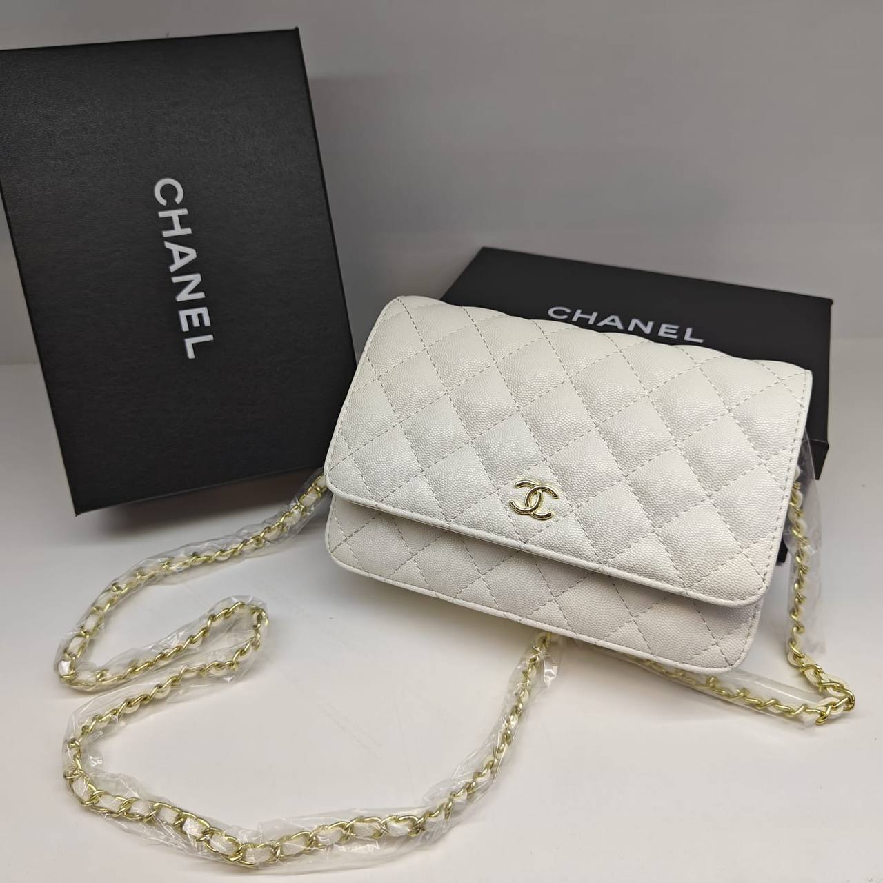 Chanel 
80 dhs🇦🇪🇦🇪 
with box

Zain235
♥️♥️♥️