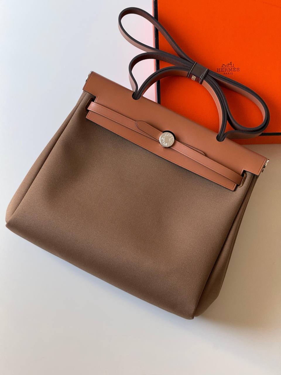 Hermes
 Herbag 31cm💥Master quality ✅with box📦
610 dhs💓

Zain52
♥️♥️♥️