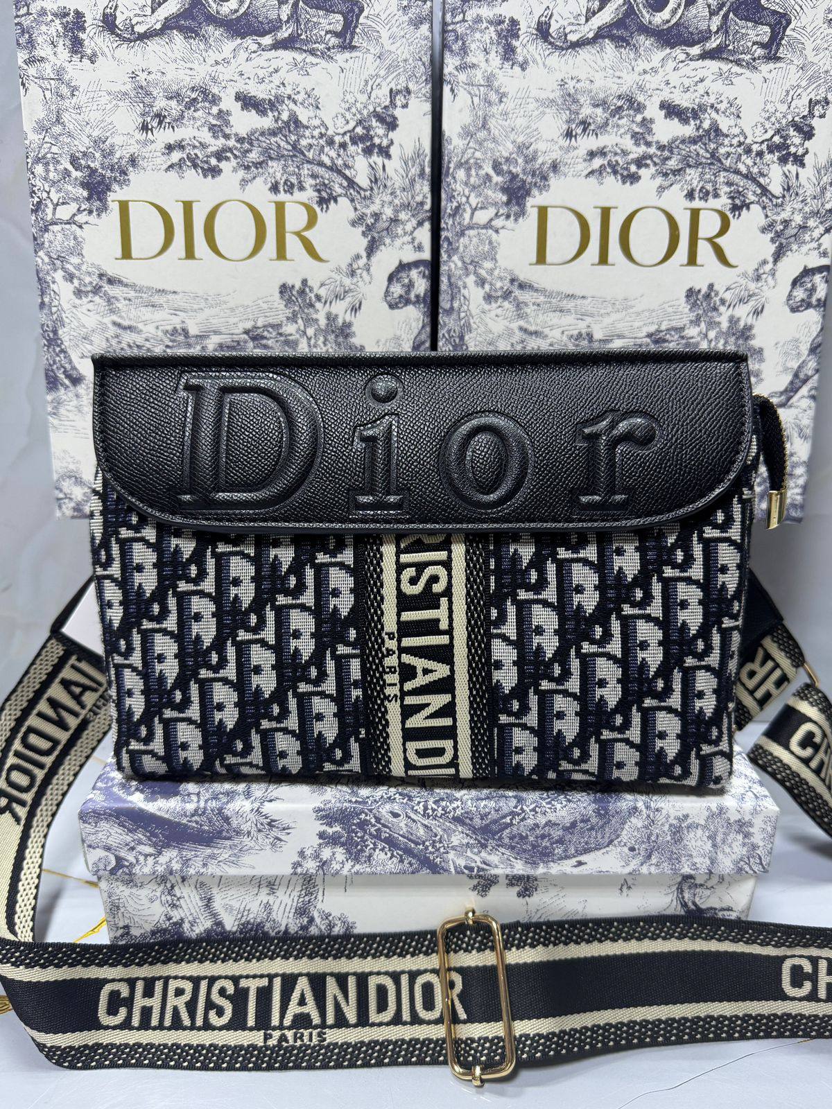 Dior
Fendi
Gucci

Withbox

85 dhs🇦🇪🇦🇪

Zain136
Zain50
♥️♥️♥️