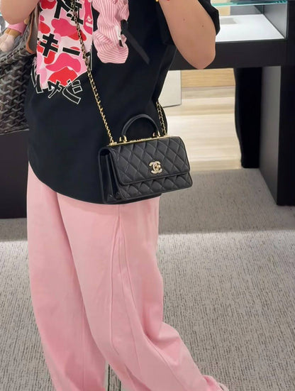 Chanel
110 dhs🇦🇪🇦🇪

High-quality 
with box

Zain35
♥️♥️♥️