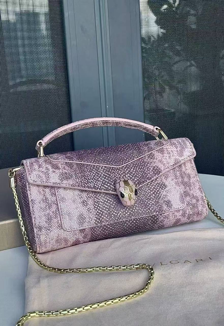 Bvlgari
Master+++
360 dhs💚

Zain153
♥️♥️♥️