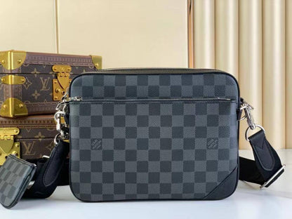 LV
Best quality
With box’s
🎁🎁🎁

105 dhs👑
size 25cm

Zain158
♥️♥️♥️