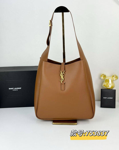 YSL  

320 dhs
30cm💕💕🙋‍♂️

Zain228
♥️♥️♥️