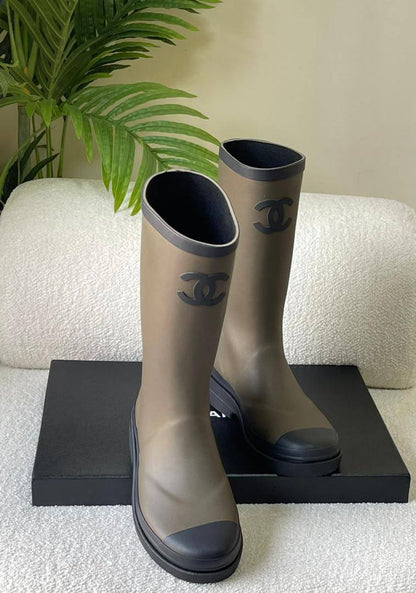 CHANEL 
SuperMaster Quality 💯
500 dhs🪙🖤
Size:36-41💥

Zain171
♥️♥️♥️