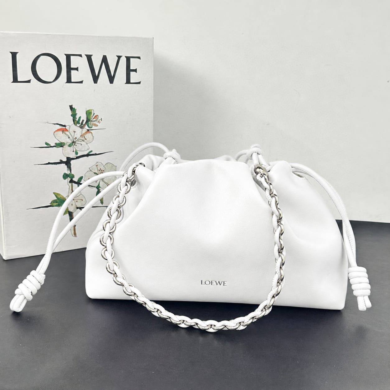 Loewe
Master
280 dhs✅
#29cm🥰✋

Zain228
♥️♥️♥️