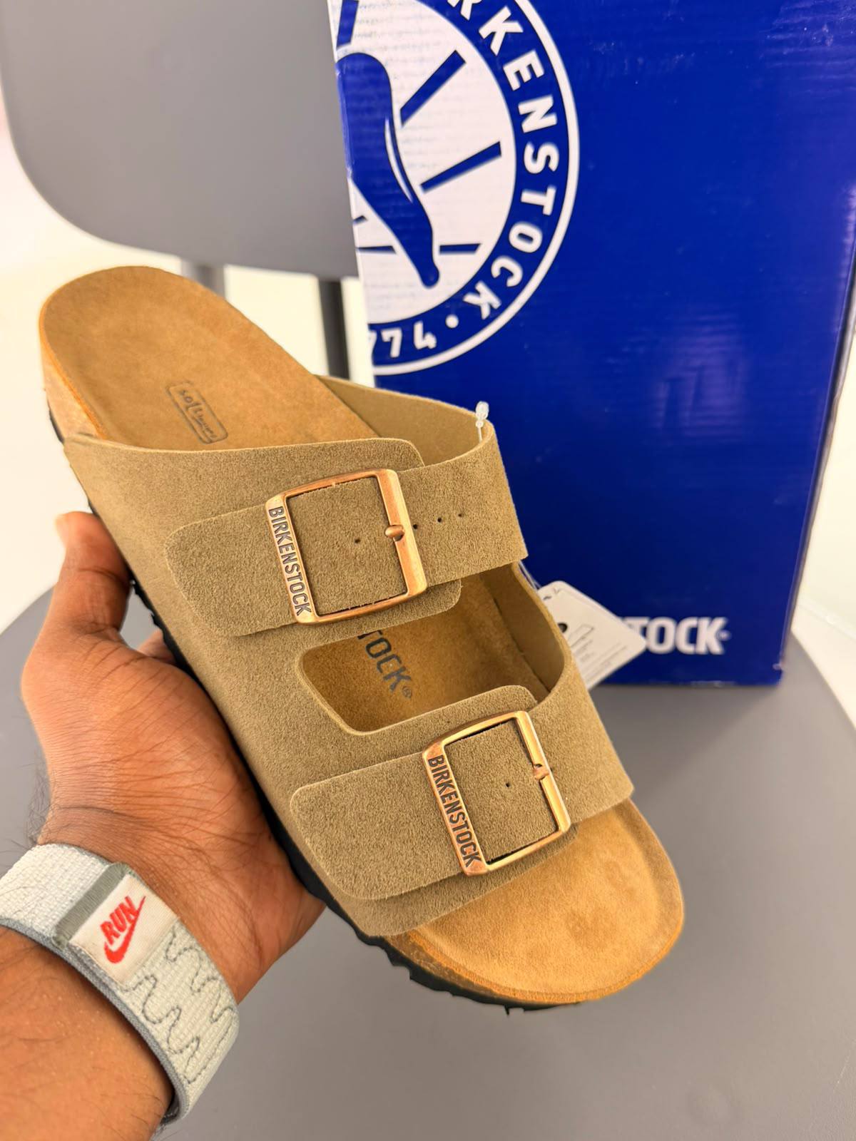 Birkenstock

110 dhs🇦🇪🇦🇪

Size : 40 to 46
Zain183
♥️♥️♥️