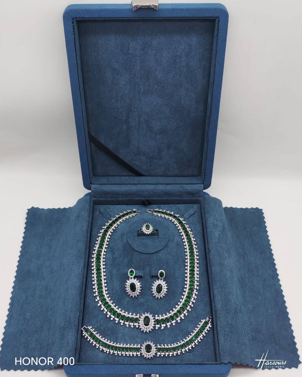 Accessories  set

360 dhs🇦🇪 set with box

280 dhs🇦🇪  set without box

Zain122
♥️♥️♥️