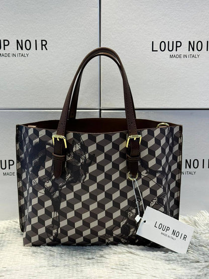 Loup Noir 
Size:29cm

With box 
🎁🎁🎁

95 dhs🪙🌨️

Zain148
♥️♥️♥️