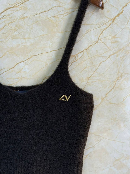 LV
Women’s Top
Master Quality 
SML
230 dhs🌺

Zain276
♥️♥️♥️
