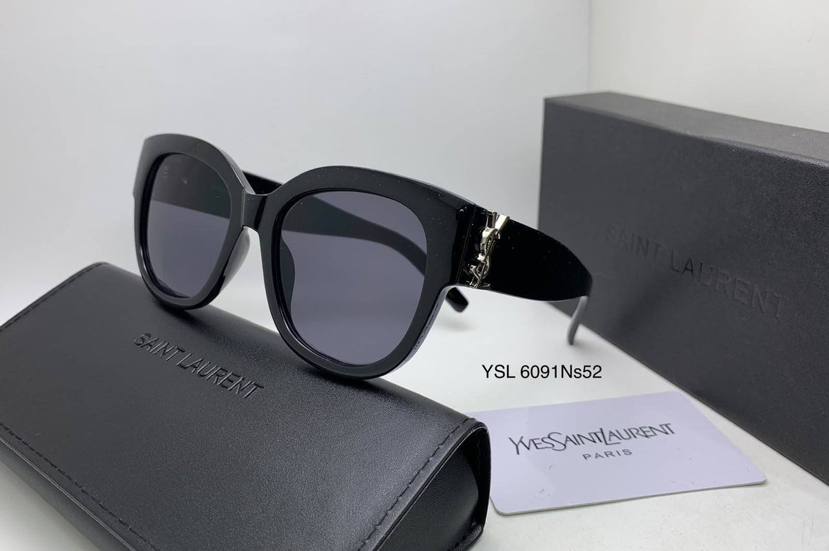 Ladies sunglasses 
70 dhs🇦🇪🇦🇪

Zain126
♥️♥️♥️