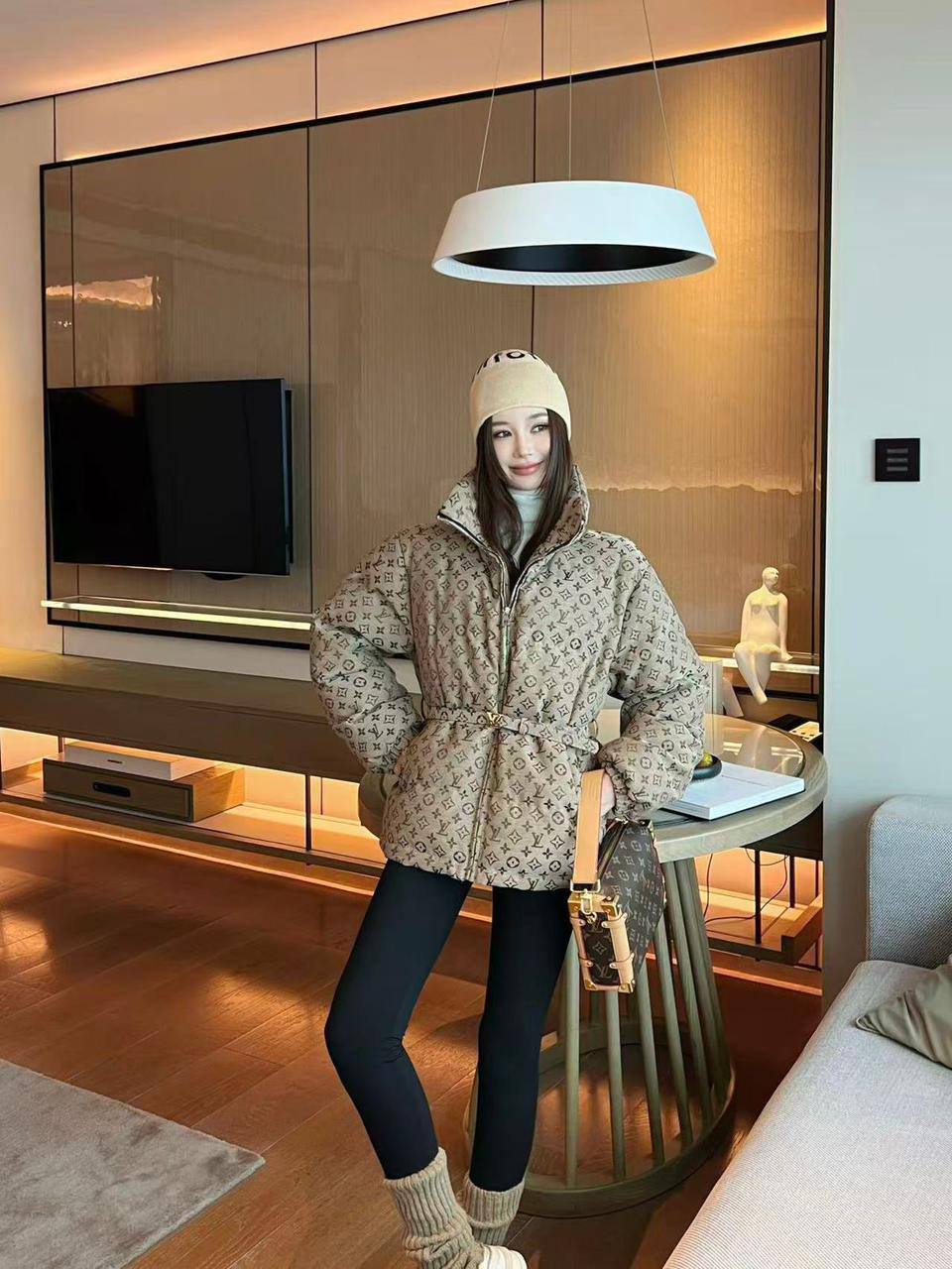 *New collections     
320 dhs🪙🌺
*good  quality  ♥️♥️
*Sizes:S M L xl* 
*AVAILABLE NOW*

Zain231
♥️♥️♥️