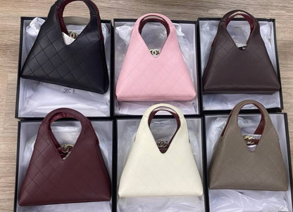CHANEL

best quality 
with box

150 dhs🇦🇪🇦🇪🇦🇪

size24CM
Zain290
♥️♥️♥️