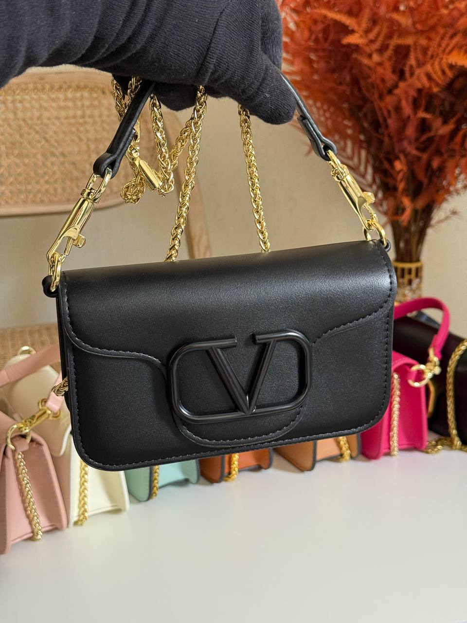 New Collection✨✨✨
VALENTINO
20cm
350 dhs🪙💚
Top quality 
With box🎁

Zain167
💚💚💚