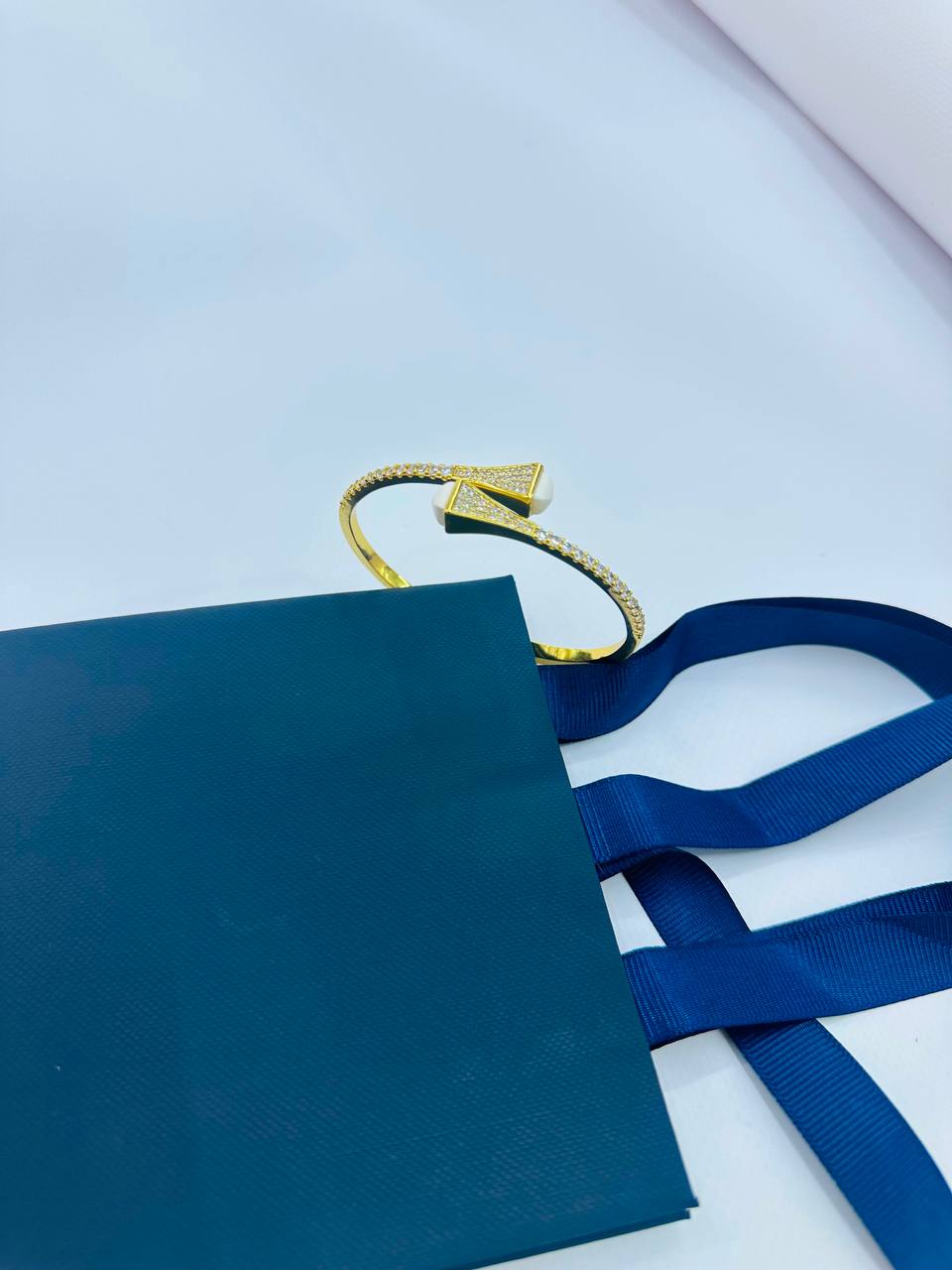 MARLi ❤️‍🔥*
Bangle 🦋
Master quality 💯
With normal boxes 🗃️ 
60 dhs💓

Zain216
♥️♥️♥️