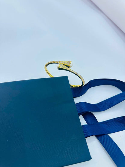 MARLi ❤️‍🔥*
Bangle 🦋
Master quality 💯
With normal boxes 🗃️ 
60 dhs💓

Zain216
♥️♥️♥️