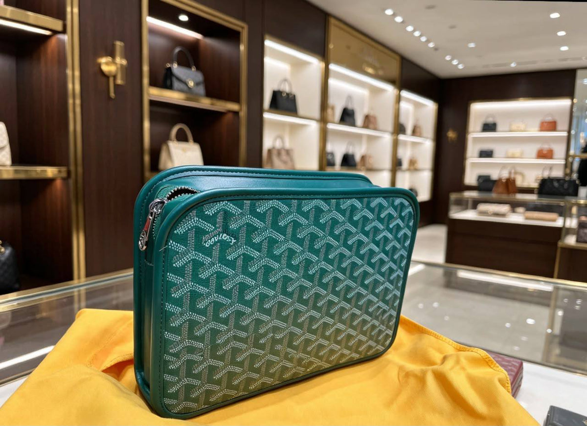 Goyard 
85 dhs✅✅

Zain07
♥️♥️♥️