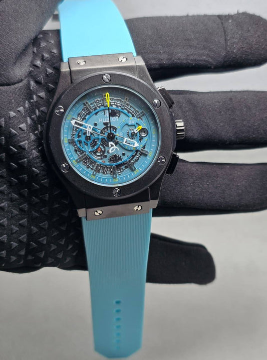Hublot Men
*Chronograph working*
90 dhs🪙💕

Zain29
♥️♥️♥️