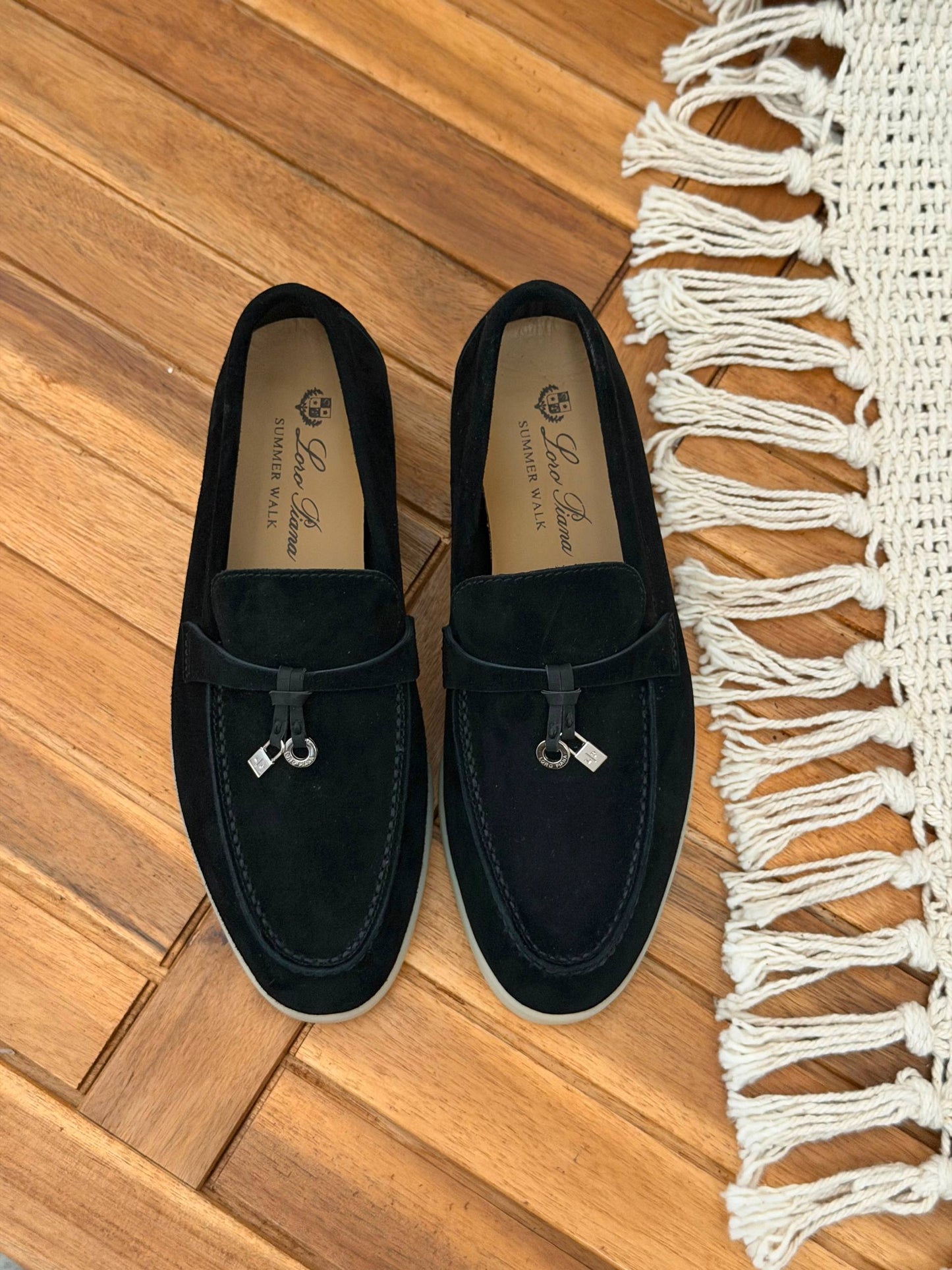 Loro piana 
Size 36-41
_Super master high quality_🪡
450 dhs🇦🇪🇦🇪

Zain176
♥️♥️♥️