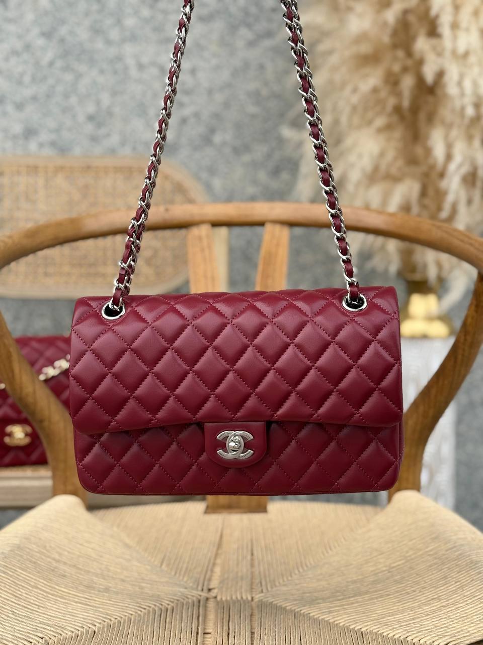 CHANEL
25cm
370 dhs✅
Top quality 
With box🎁

Zain167
♥️♥️♥️