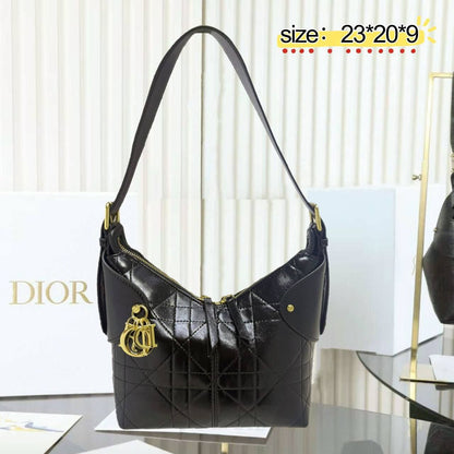 ✨✨NEW DIOR VOYAGE ✨✨
115 dhs🪙🌨️

with box
🎁🎁🎁

Zain38
♥️♥️♥️