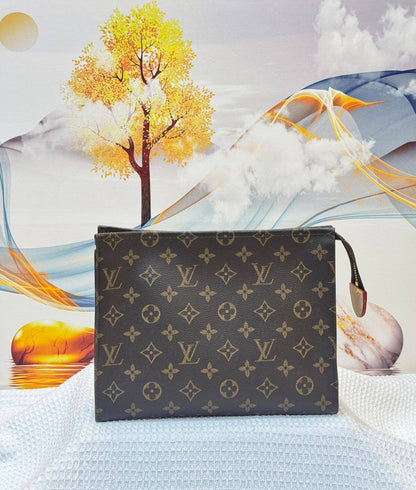 LV

Best quality 

with box

80 dhs🇦🇪🇦🇪

size25CM

Zain290
♥️♥️♥️