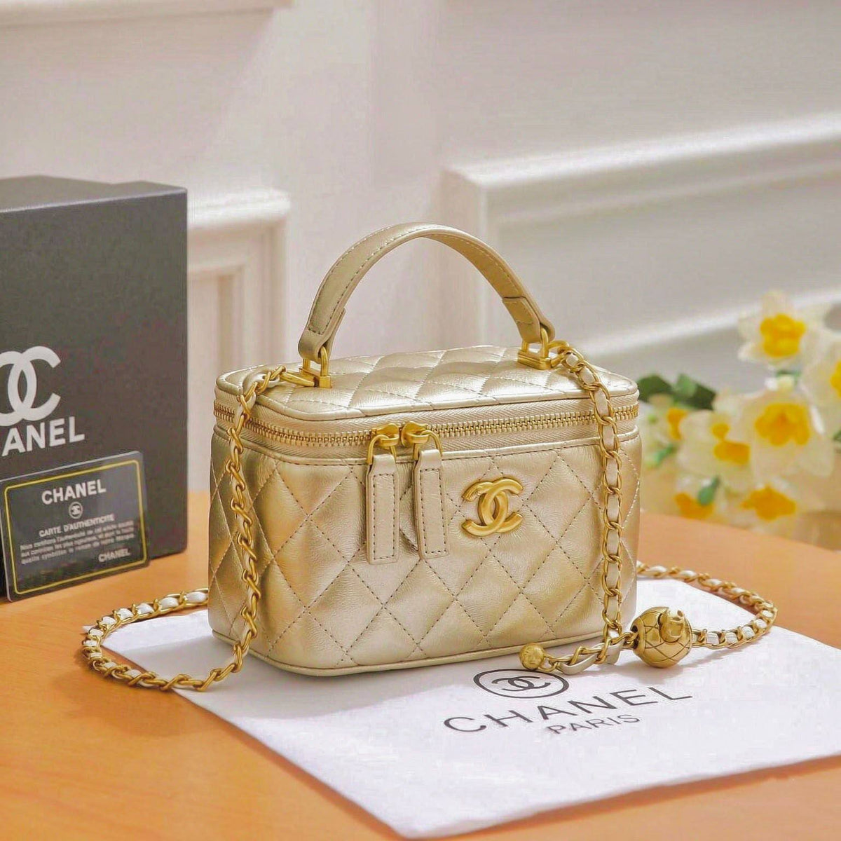 CHANEL 

NEW CAME 

GOOD QUALITY 
WITH BOX  

115 dhs🇦🇪🇦🇪

Zain39
♥️♥️♥️