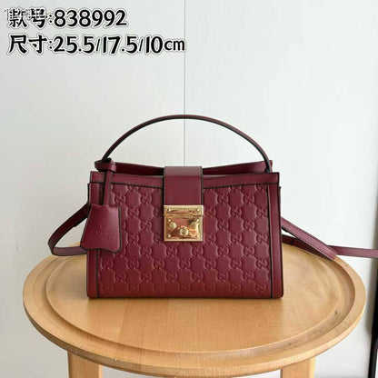 Gucci
Master
260 dhs❣️

Zain10
♥️♥️♥️