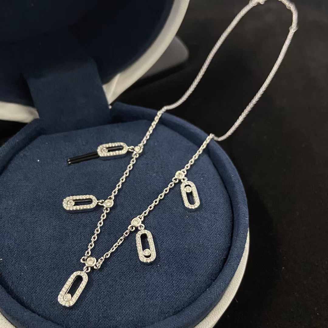 MESSIKA⭐
MASTER QUALITY
💫✨
WITH BOX AND PAPER BAG 🎁🛍️
60 DHS🌺

Zain89
♥️♥️♥️