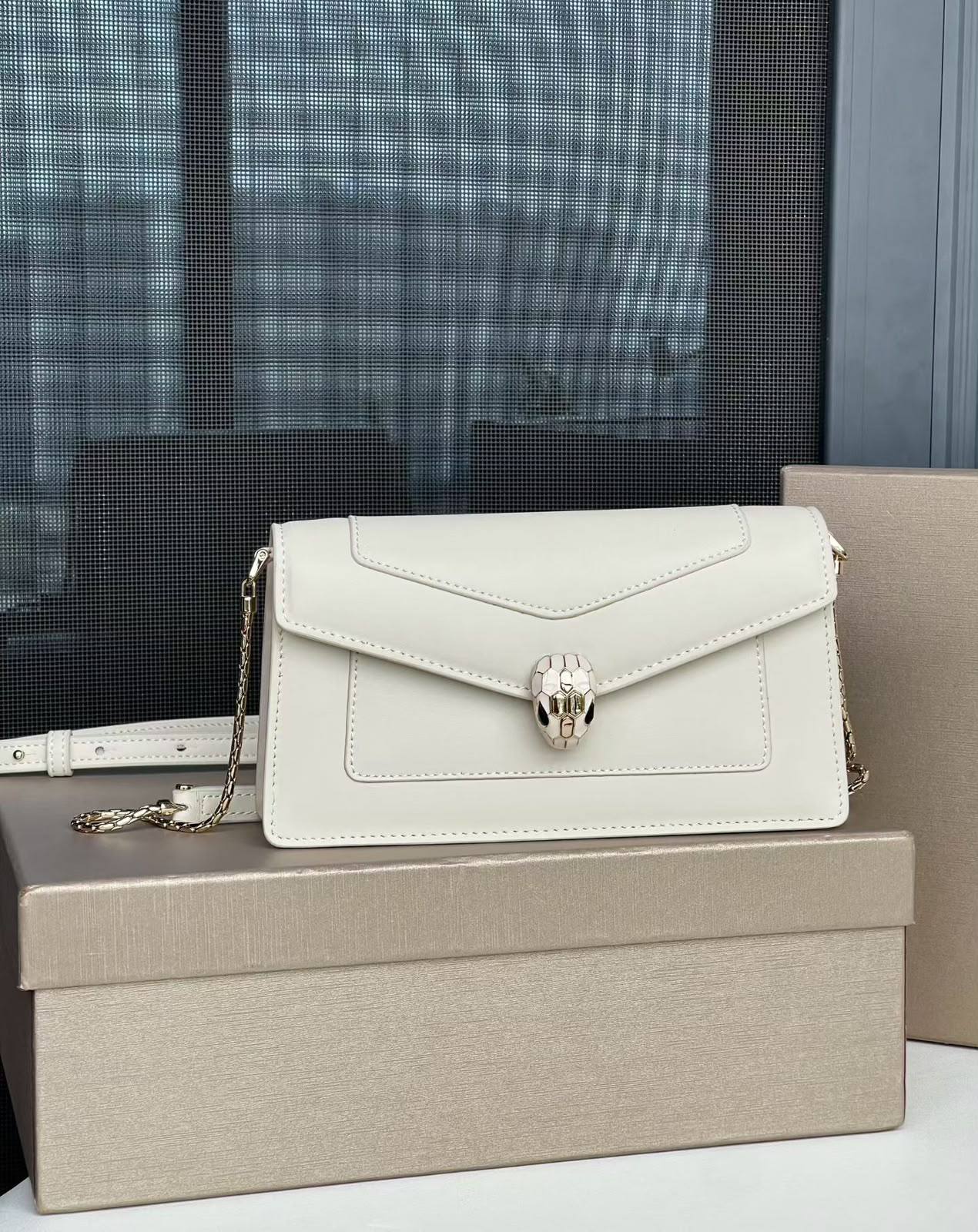 Bvlgari
Mastser✅✅
360 dhs🇦🇪🇦🇪

Zain153
♥️♥️♥️