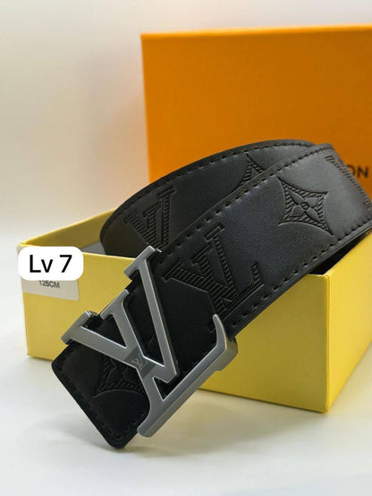 LV Belt

With box 
🎁🎁🎁

40 dhs🪙💕

Zain93
♥️♥️♥️